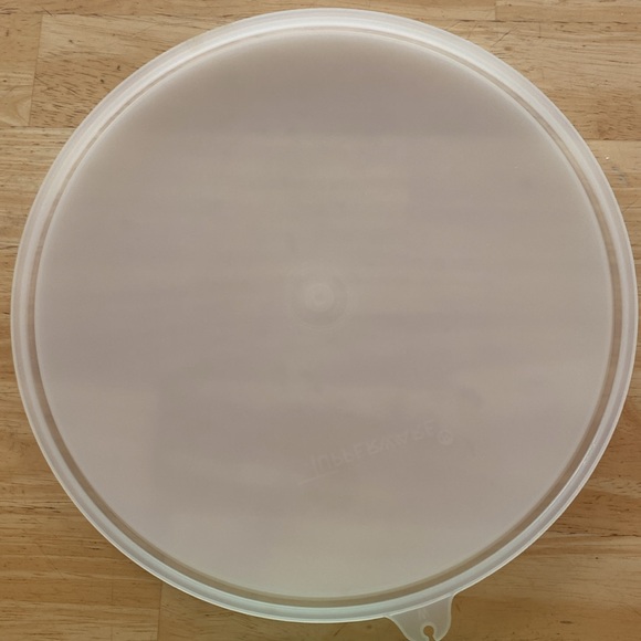 Tupperware jello mold with lid. New and vintage. Never used. - Picture 3 of 4